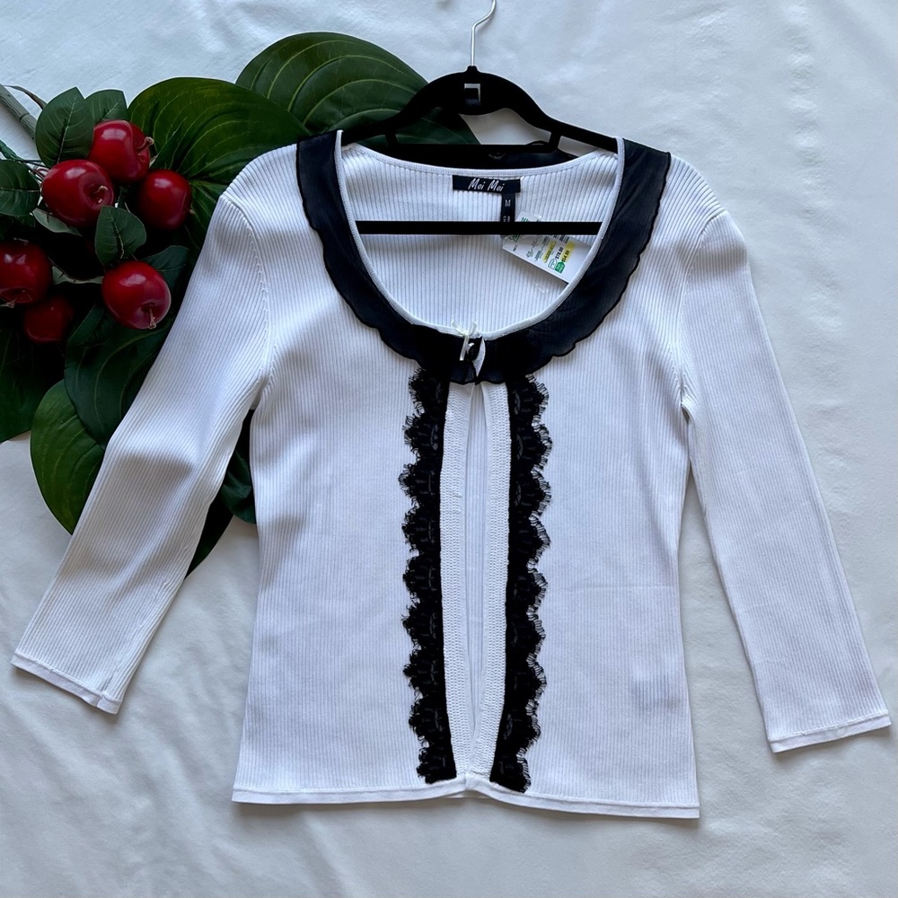 Moi Moi Vintage Long Sleeve White Sweater w/Black Lace & Trim M (Women’s) NWT